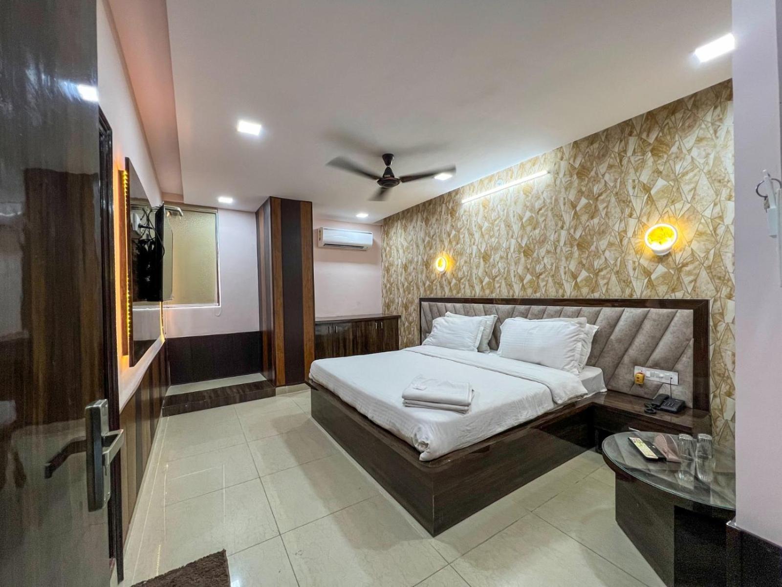 Hotel Suryamani ชัยปุระ ภายนอก รูปภาพ